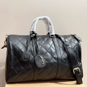 Designer Duffle Bag Classic Travel Bagage For Women Män stor kapacitet Högkvalitativ handväska Totes axelväskor Mense Womens Boston Bag Crossbody Bag 44m