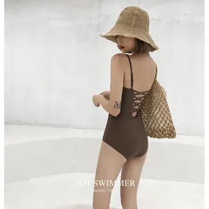 Kvinnors badkläder haute sensuell baddräkt konservativ smal bikini sexig liten bröstslingfjäder kostym 2024