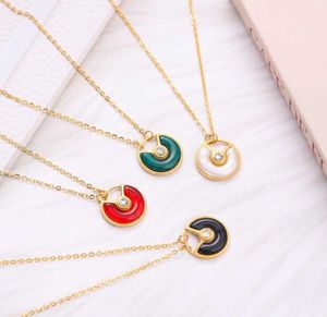 Cart Necklace Classic Charm Design Amulet Inlaid with Agate Fashionable Versatile Luxurious Collarbone Chain with Original Necklace Dx7r