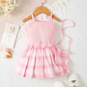 Kleidungsstücke Familienpassende Outfits Sommer Pink Anhänger Top für 6-36 Monate alte Neugeborenen-Mädchen mit kariertem Rock Mode Set dreiteils Set WX5.23