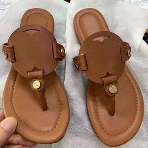 Designer Sandal Viaggio di grandi dimensioni Summer Outwear Slipisti per la spiaggia a fondo piatto per donne PI