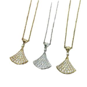 Matrisarmband Bolgrey Pendant Halsband V Guldpläterad CNC Utsökt skulptur Full Diamond Fan -formad kjol Matrix Nalband stor storlek 203