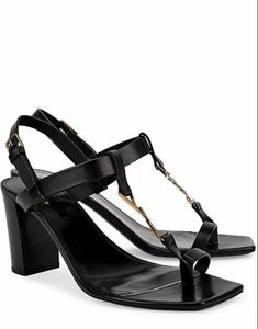 22S Luxury Design Sandal Women039s Black Cassandra Heels Patent Leather Sandals Flip Flop Flats äkta läder Gold Metal Glad3449314