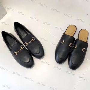 Kvinnor loafers designer tofflor muls glider päls lägenheter mockasins metallkedja casual sko spets sammet toffel äkta läder klänningskor