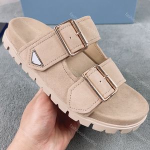 Slippare Designer Kvinnor Mocken Remsandaler Slides Quality Leather Outdoor Casual Flats Summer Hot Beach Classic Moccasins Lazy Slippers Scuffs With Box 35-42