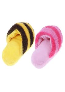 Husdjur Dog Squeaky Plush Toys Slipper Shaped Sound Chew Spela Toy for Pet Cats Puppy Teeth Cleaning Funny Squeaker Toy Dog Products6087422