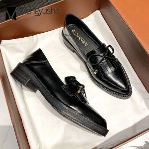 2023 Classic Girls Tassel Bowtie Oxford Shoes Big Size 41/42 Women Leather Loafers Pointed Toe Sneakers Woman Thick Heels Flats
