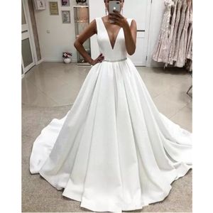 2022 Princess New White Bridal Gown Strap V Neck Stain Wedding Dresses A Line Simple Style Midja Bärad Crystal Church Custom Made 2444