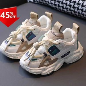 Athletic Outdoor Athletic Outdoor Size 21-36 Baby and Toddler Shoes Lämpliga för pojkar och flickor som är andningsbara mesh casual sportskor WX5.224525