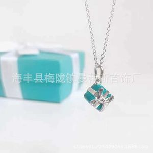 Designer's A niche high version Brand 925 sterling silver gift box pendant for womens necklaces popular on website fashionable collarbone chain