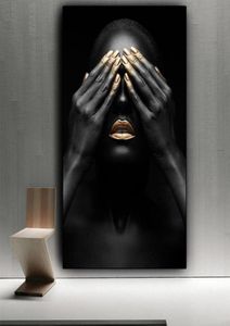 Czarna ręka i złota warga nagie kobieta malowanie na płótnie plakaty cuadros i grafiki ścienne obraz do salonu3249206