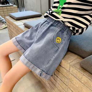 Shorts ienens barn baby flickor tecknad denim shorts barn casual wear spädbarn småbarn sommarkläder korta jeans 4-13 år y240524