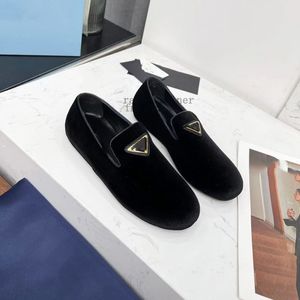 Designer Summer Women slippers Sandals loafer Flat Slides Flops Triangle leather Outdoor Loafers Bath Shoes Beachwear Slipper Black White Brown fashion shoes 04