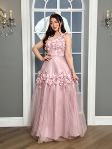 Spaghetti Elegant Party Prom -klänningar 2024 Pink Gaduation Ceremony Dress En linje tyll cocktailklänning med handgjorda blommor fashionable