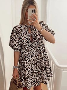 Leopar Baskı Yay Dantel Yukarı Mini Elbise Kadınlar için O yakalı oyuk Kısa Puflu Kollu Tatlı Elbiseler Yaz A-lady Lady Vestido 240524