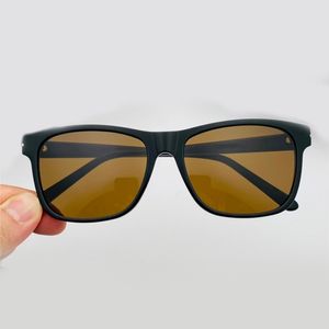 698 Nowe kobiety okulary przeciwsłoneczne Fashion Classic Square Full Frame UV Ochrona obiektywu popularne letnie okulary przeciwsłoneczne Najwyższa jakość jest dostarczana z CAS 226G