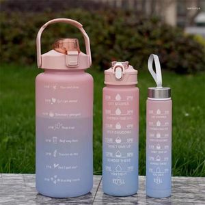 ウォーターボトル3PCS 2000ml 800ml 300mlグラデーションセットポータブルリークプルーフスポーツボトルタイムマーカーアウトドアフィットネス