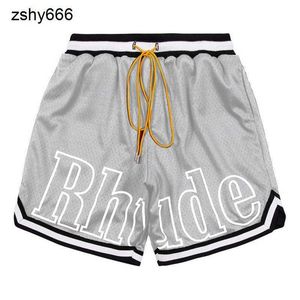 Rhude Short Designer Shorts Designer T Shirt Rhude Mens Capsule Summer Beach Mess Materiał oddychający Krótki pot z luzem koszykówka fitness krótka 533