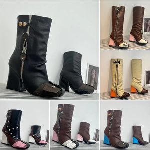 여성 Patti Wedge Half Boot Designer Classics Leather Platform Boots 고급 패션 연회 고품질 힐 높이 8.5cm 야외 발목 실루엣 신발