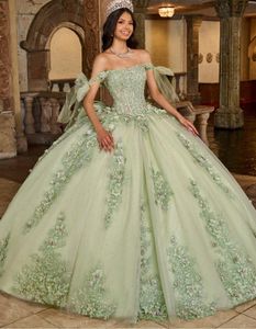 Elegant Mint Green Quinceanera Dresses Ball klänning från axlarna spetsar applikationer kristallpärlor sweeteart korsett med bågsass söt 16 klänning bc18533