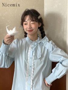 Damskie bluzki wiosna Koreańska moda niebieska koszula w paski damskie bowcy koronki słodka dziewczyna bąbelkowa luźna przyczynowa odzież