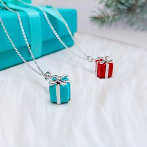 Designer's Gift Box Necklace Christmas Fashion Versatile Collar Chain Qixi Valentines Day