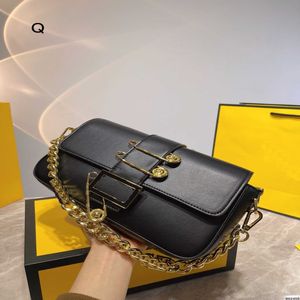 2022 BASSE DEILE DESIGNER Top Women Co-brand con la stessa borsa di lusso per baguette a ascelto retrò 245B.