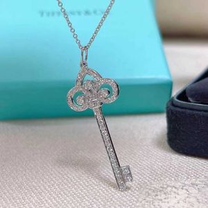 Designers 925 Silver Brand Sunflower Crown Iris Key Pendant Necklace Versatile Long Sweater Chain Small Pride Luxury