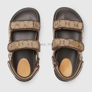 مصممة للسيدات الفاخرة الرخوة الصنادل الرياضية L Familys Classic Leather Fashion Letter Sclippers Ladys Covered Tee Technology Sandal 5.23 12