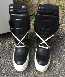 17SS New Milk TPU Long Zipper Hoop Hook Black and White Triangle Boots Houwine Boots Platform Versional CO1011037