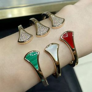 18K Designer -Armband Frauen Luxus Fashion Classic Schmuckdesigner Eröffnung Gold Fan Shell Armband Nicht verblasstes Großhandel mit Box