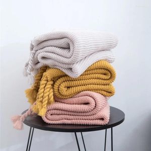 Coperte Ufficio a maglia a colori acrilici Nordic per divani pografici da letto a quadri decorazione per la casa