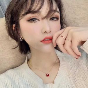 Cart Necklace Gentle Temperament White Fritillaria Amulet for Women 18k Rose Gold Advanced Precision Red Agate Pendant with Original Necklace Incn