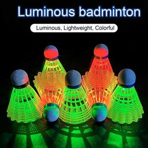 Badminton define 6 peças/conjunto de bolas de luz LED coloridas de espuma de espuma LED esportes de badminton infantil luminoso Badminton Conjunto S52401 S52401