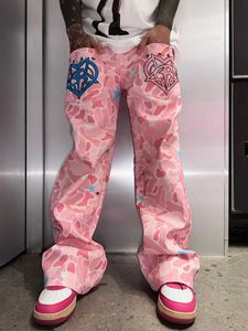 Men's Jeans New design feels heavy craftsmanship pink camouflage embroidered jeans mens street hip-hop unisex straight wide leg pants Q240523