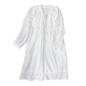 VネックホワイトAラインスカートテクスチャフレンチホリデードレス2024春/夏の質のある女性服