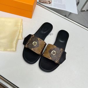 Новый дизайнер Lock It Slippers Women and Men Sandals Sandals Лучший качественный стиль летней тенденции с полным размером упаковки 35-42 5.23 01