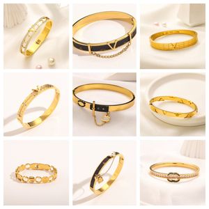 Novos estilos Bangle Letter Designer de marca Bracelets ouro banhado aço inoxidável homem feminino pulseira mangueira bangles