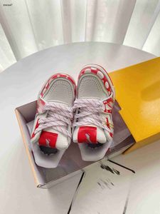 Topp baby sneakers snörning röda barn skor storlek 26-35 varumärke förpackning vågpunkt design flickor pojkar casual skor 24 maj