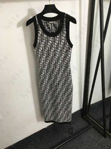 فساتين Vestidos للمرأة مصممة متماسكة فستان طويل الأزياء العلامة التجارية مزدوجة F Letter Pattern Jacquard Sexy Slim Sliveless Dress