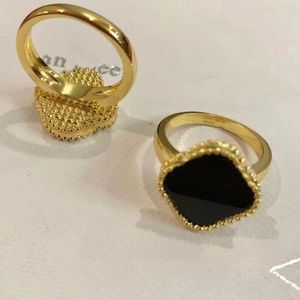 Klassiker 18K Gold Plated Love Ring Designer für Frauen Paar Ringe vier Blattklee Ringe Schmuck Frau Mann für Ehering Ring Jubiläum Schmuck Geschenk No Fade