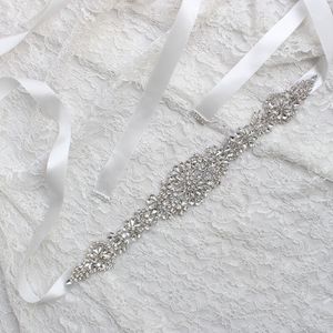 Faixas de casamento de 2018 para vestidos de noiva de noiva Cintos de cristal de shinestone de baile de baile de raiva branca branca blush prateado real imagem 201q