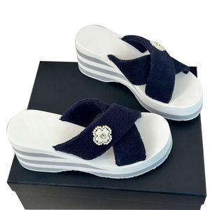 Женские перекрестные сандалии на каблуки платформы на каблуках 6 см тапочки с Strass Faux Pearl Slides Ladies Outdoor Beach Shoes Lummer Girl