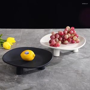 Пластины керамический фруктовый лоток старший диск на рабочем столе хранения закусочные ювелирные украшения черно -белое десерт