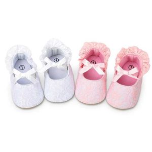 Pierwsze spacerowiczów przedszkole dla niemowląt buty do chodzenia dla dzieci Summer Baby Baby Princess Sukienka Miękkie podeszwy Eleganckie koronkowe buty kwiatowe D240525