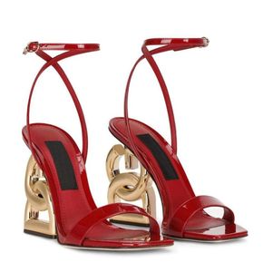 Słynna letnia marka sandałów buty kobiety wypolerowane cielęce pięty Patent Patent skórzana dama złota w sandalii węglowej impreza ślub EU35-437918044