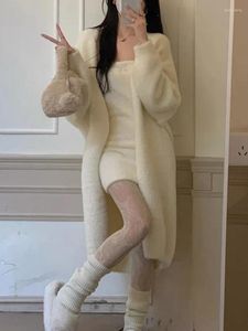 Malhas femininas 2024 Winter Pure Color Elegante malha de casacos longos mulheres casuais cardigã de peles