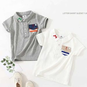 T-Shirts 2024 Sommer 2 3 4 6 8 10 Kinderkleidung Kleidung Baumwolle kurzärmelige graue weiße weiße Tasche Little Jungen T-Shirt D240525