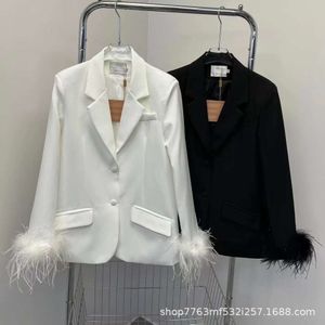 Women's Trench Coats Niche Design Detachable Ostrich Fur Cuffs, Fashionable Loose, Simple Versatile Coat