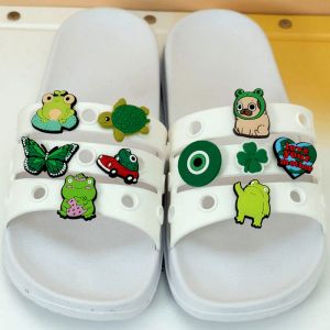 1pcs Green Shoe Charms аксессуары упаковывают лягушки бабочки.